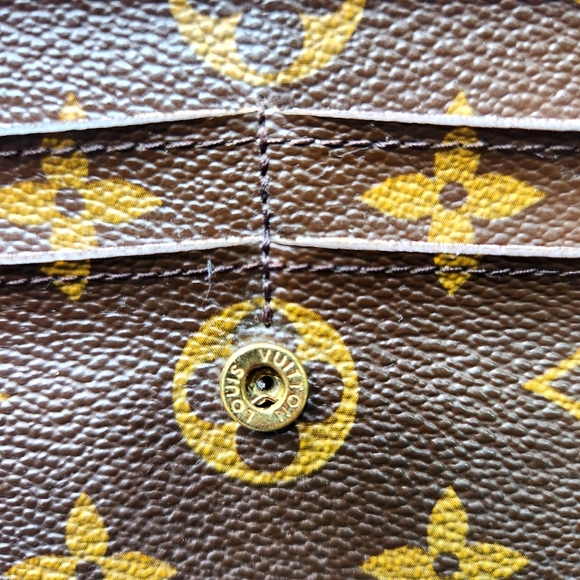 Louis Vuitton Sarah Wallet - Picture 3 of 8